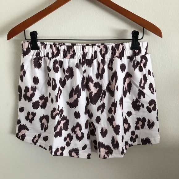 KANGA | 2 Piece Animal Print Loungewear Set - Picture 4 of 9
